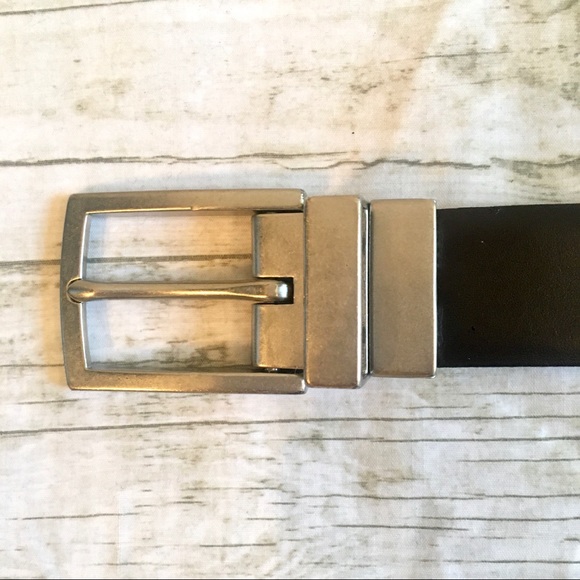 🔥3/$10 or 5/$15 SALE🔥 Men’s Belt Dark Brown Size 30 Silver Buckle - Picture 5 of 15